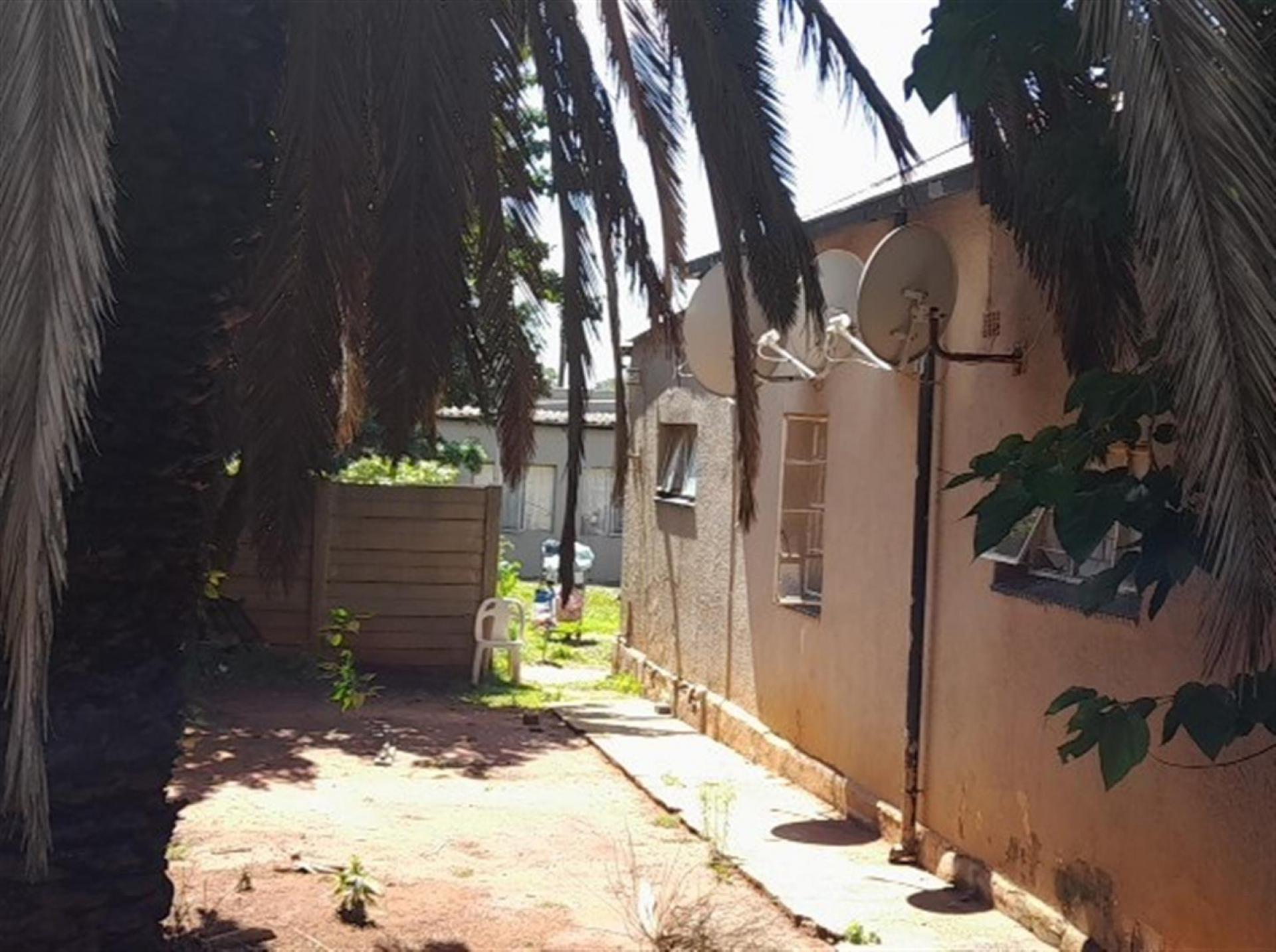 Front View of property in Primrose