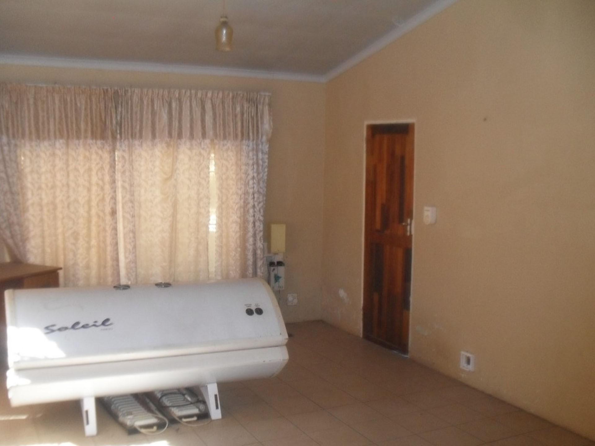 Rooms of property in Lephalale (Ellisras)