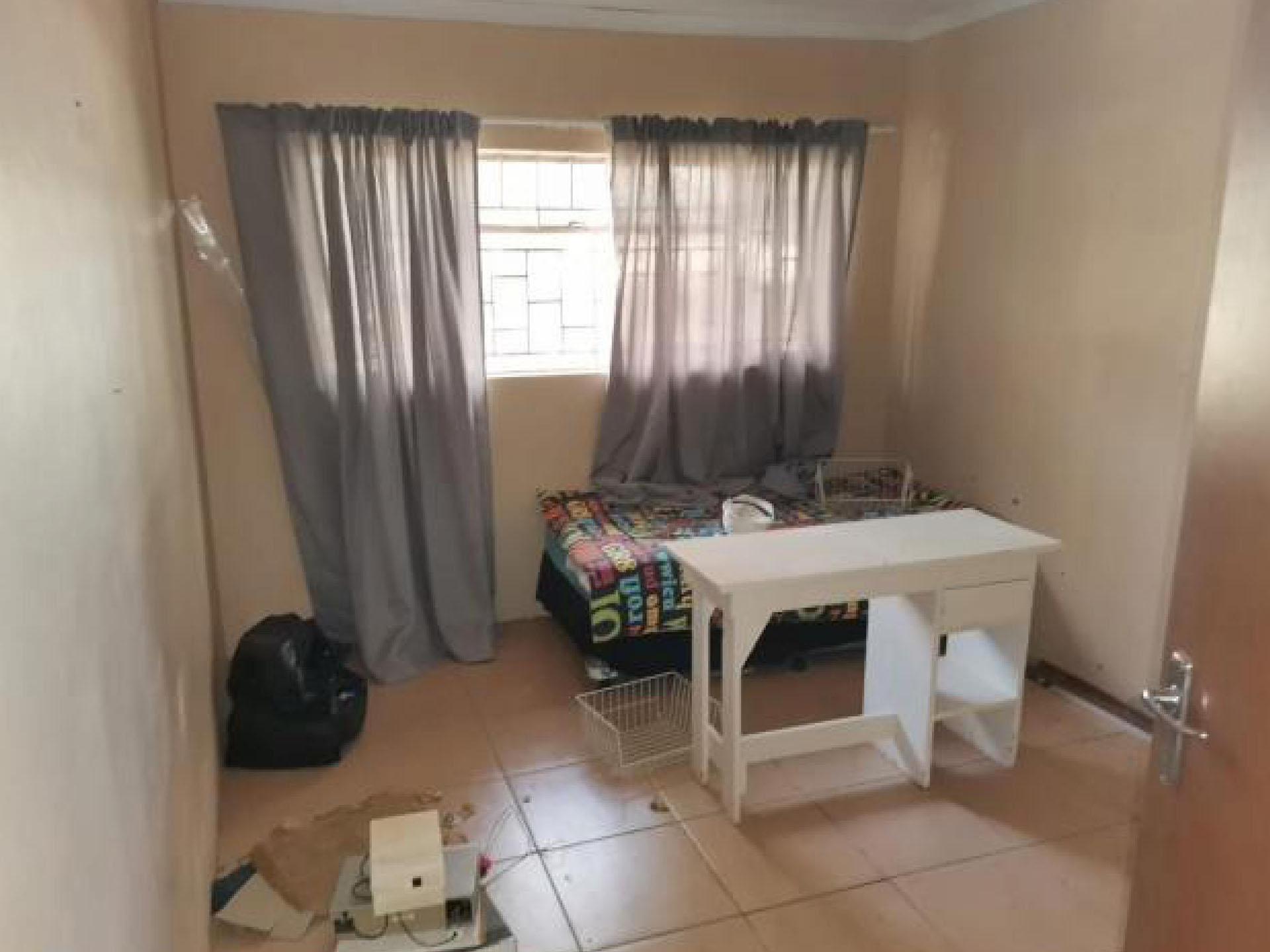 Bed Room 1 of property in Lephalale (Ellisras)