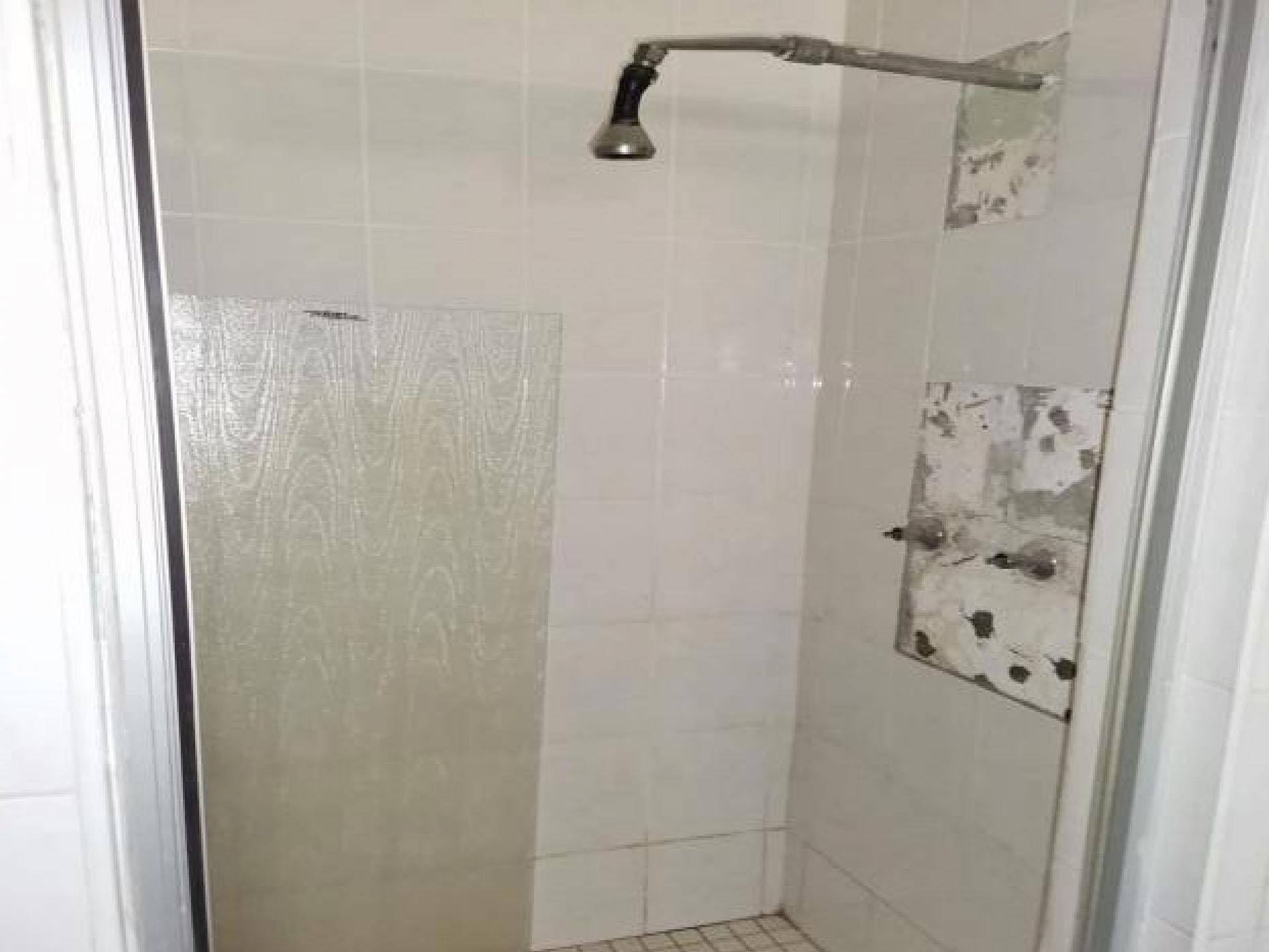 Bathroom 1 of property in Lephalale (Ellisras)