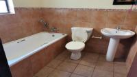 Bathroom 1 - 4 square meters of property in Erand Gardens