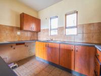 Kitchen - 11 square meters of property in Erand Gardens