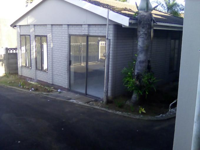 5 Bedroom House to Rent in Bluff Property to rent MR4436