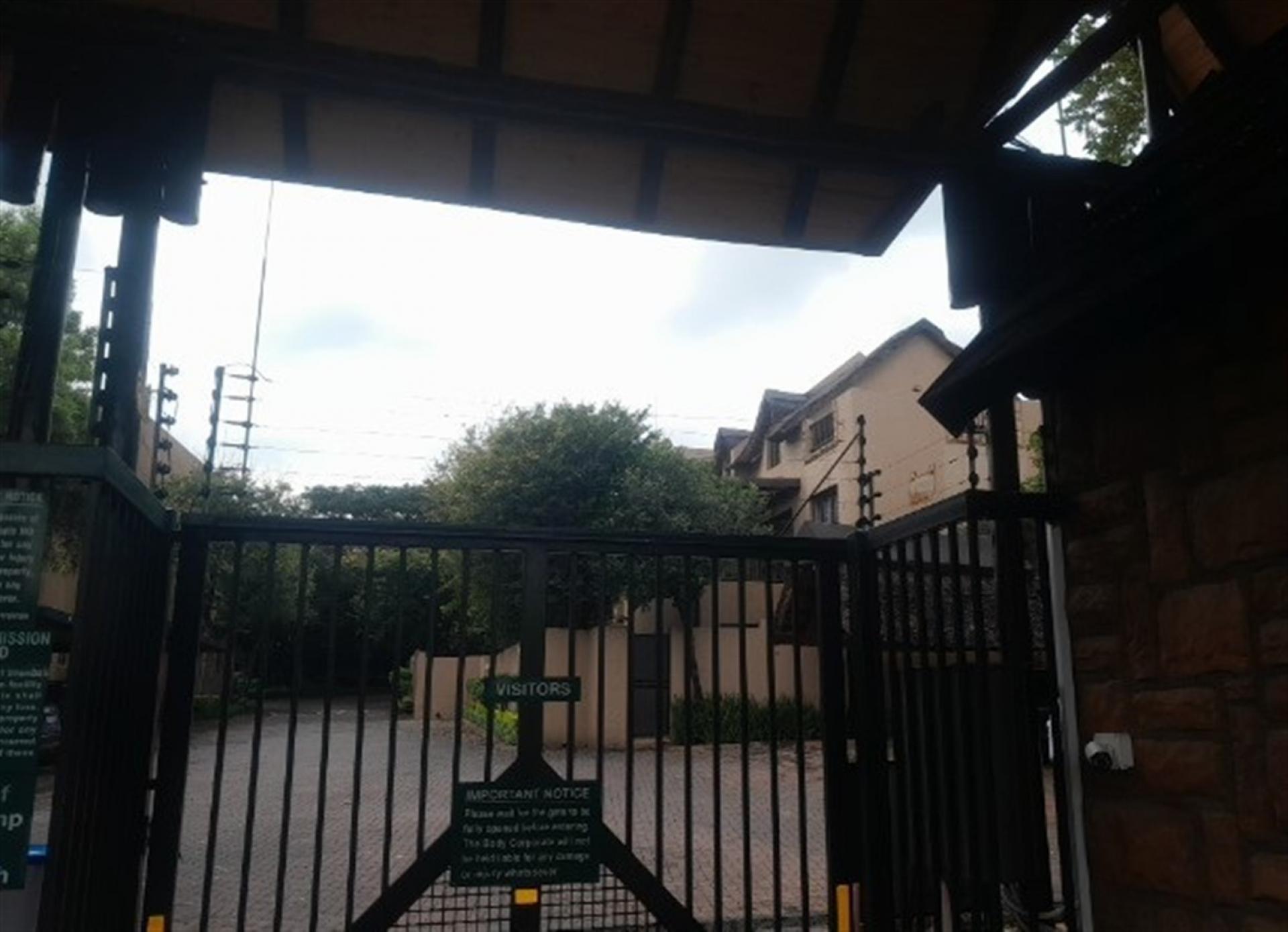 Front View of property in Sunninghill