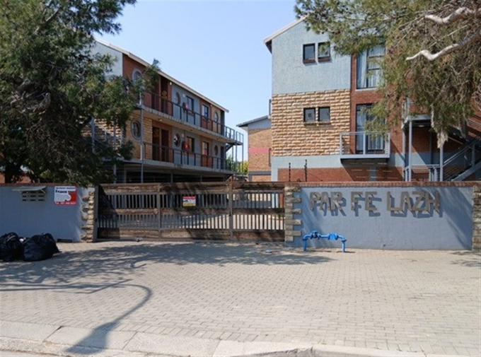 Standard Bank SIE Sale In Execution 2 Bedroom Sectional Title for Sale in Willows - MR443988