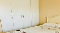 Main Bedroom - 14 square meters of property in Montclair (Dbn)