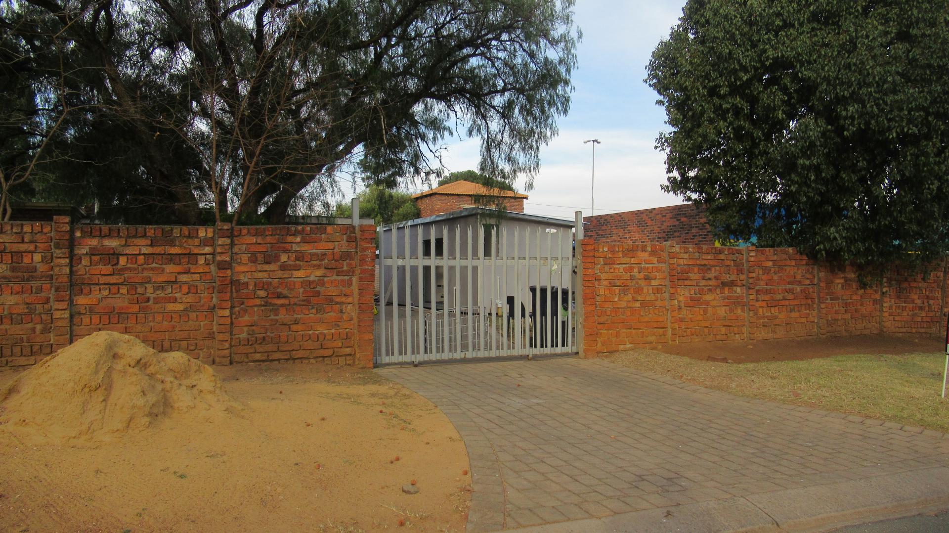 Front View of property in Mayfield Park