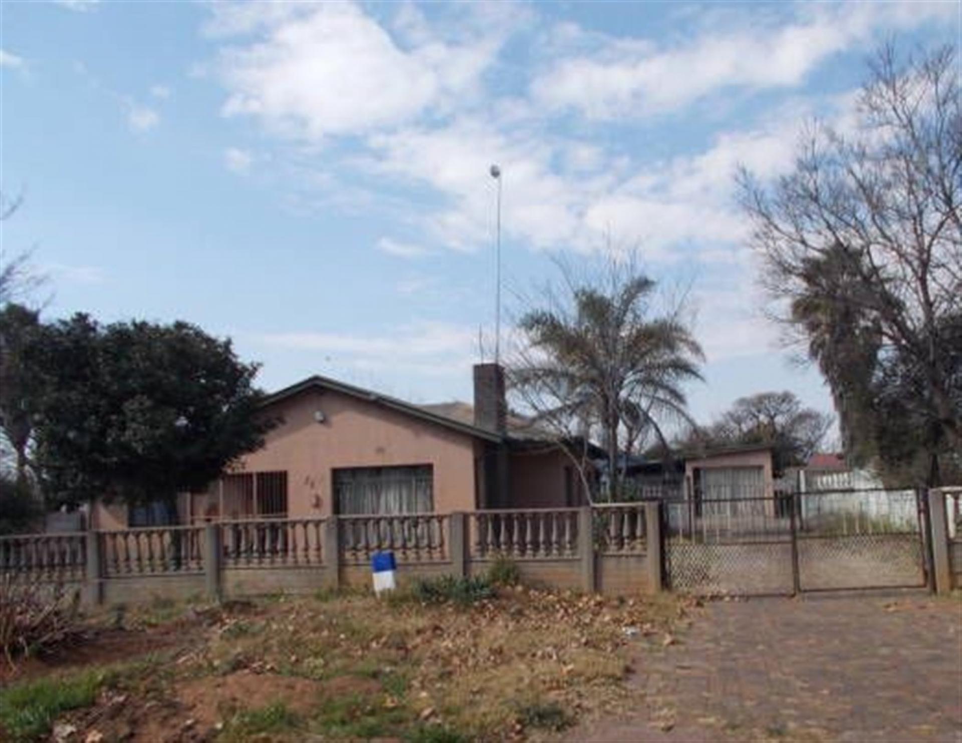 Front View of property in Mineralia
