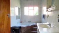 Main Bathroom - 15 square meters of property in Riamarpark
