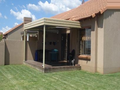 2 Bedroom Simplex for Sale For Sale in Mooikloof Ridge - Home Sell - MR44476