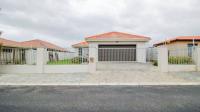 Front View of property in Gordons Bay