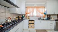 Kitchen - 17 square meters of property in Gordons Bay