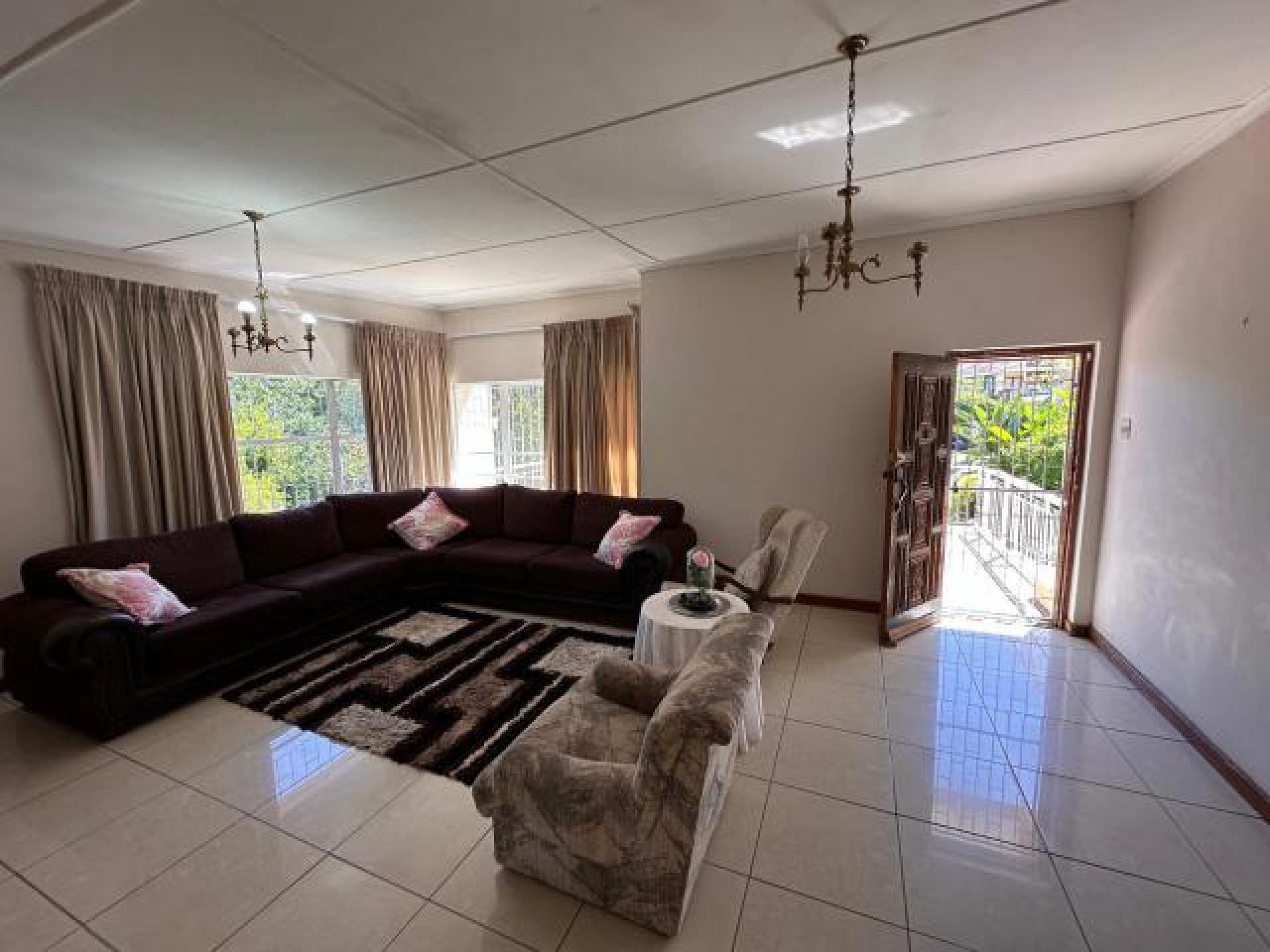 Lounges of property in King Williams Town