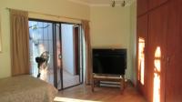 Main Bedroom - 51 square meters of property in Valley Settlement