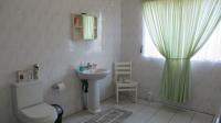 Bathroom 1 - 14 square meters of property in Valley Settlement