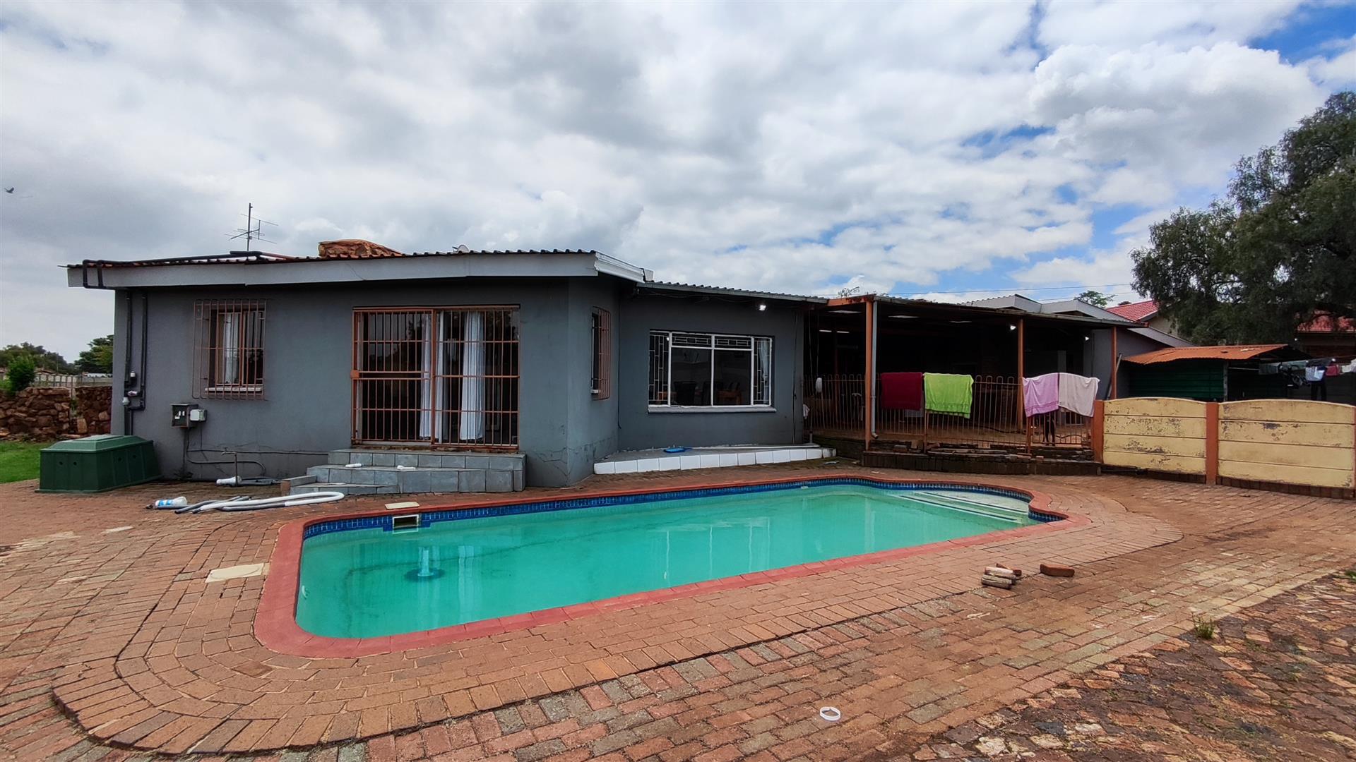 Backyard of property in Nigel