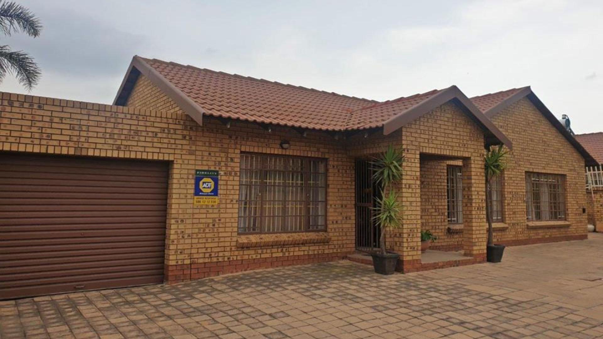 4 Bedroom House for Sale For Sale in Emalahleni (Witbank)