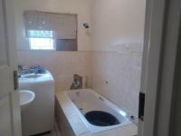 Bathroom 1 - 3 square meters of property in Bisley