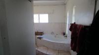 Main Bathroom - 7 square meters of property in Bisley