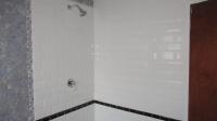 Bathroom 1 - 17 square meters of property in Rothdene