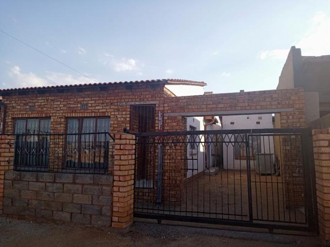 2 Bedroom House for Sale and to Rent For Sale in Soweto - MR447836