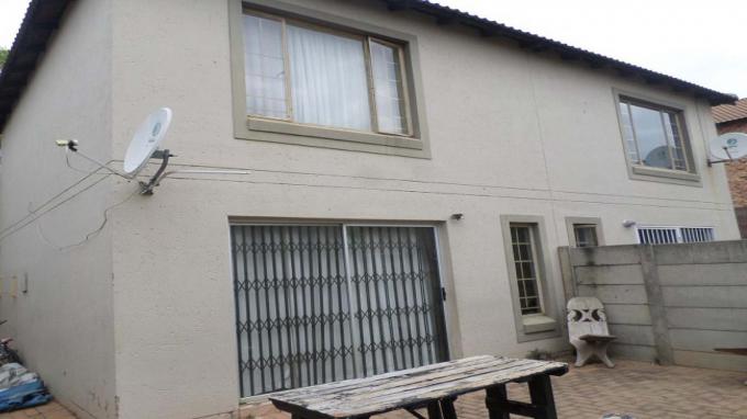FNB SIE Sale In Execution 2 Bedroom Sectional Title for Sale in Sonneglans - MR447937