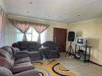 Lounges of property in Uitenhage
