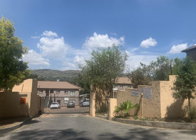 FNB SIE Sale In Execution 2 Bedroom House for Sale in Wilgeheuwel  - MR448276