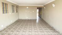 Lounges - 39 square meters of property in Glenmore (KZN)