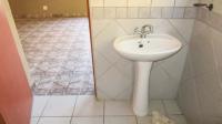Main Bathroom - 5 square meters of property in Glenmore (KZN)