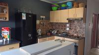 Kitchen - 11 square meters of property in Pelikan Park