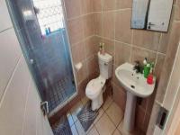 Main Bathroom - 5 square meters of property in Emalahleni (Witbank) 