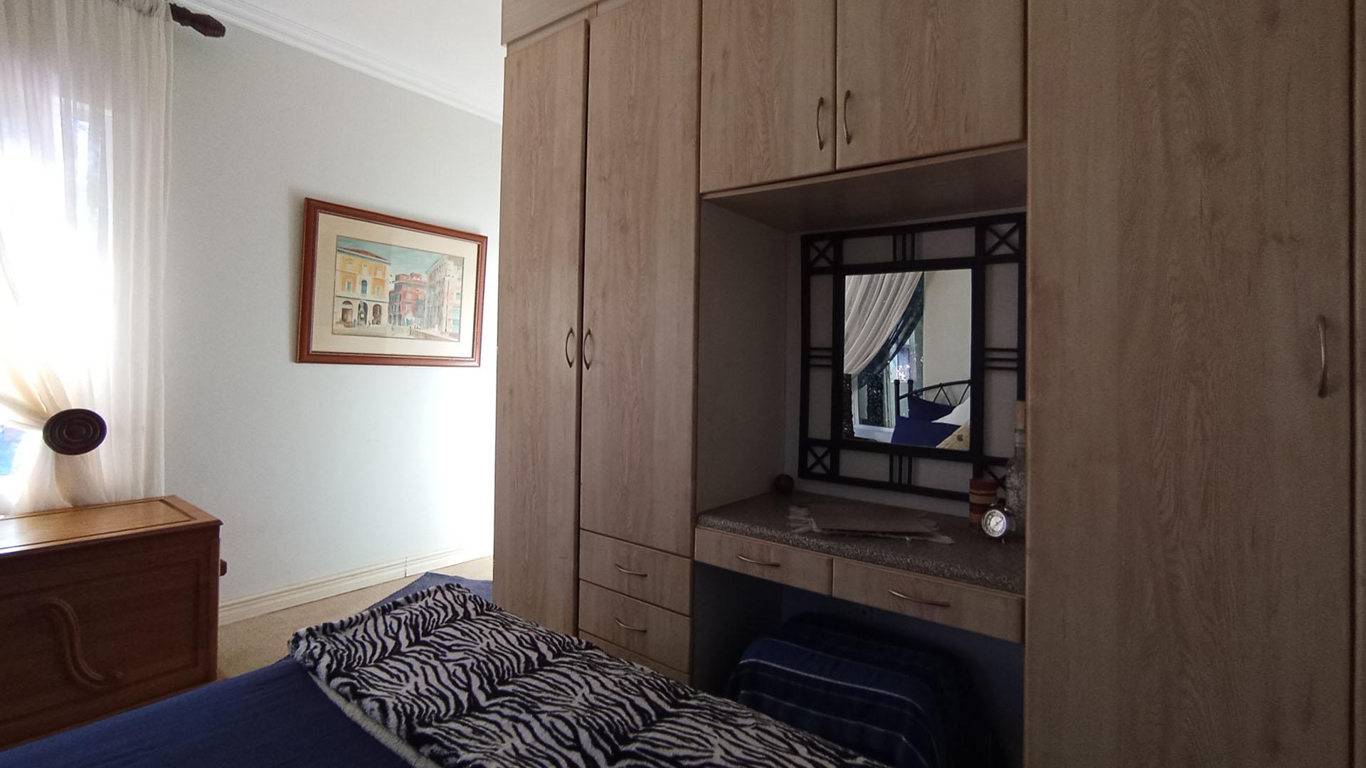 Bed Room 3 - 14 square meters of property in Melodie