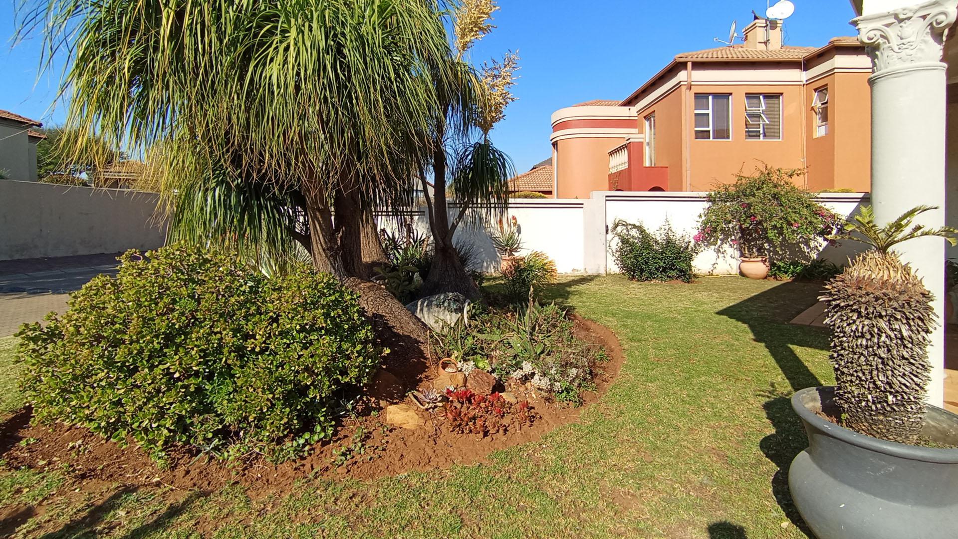 Garden of property in Melodie