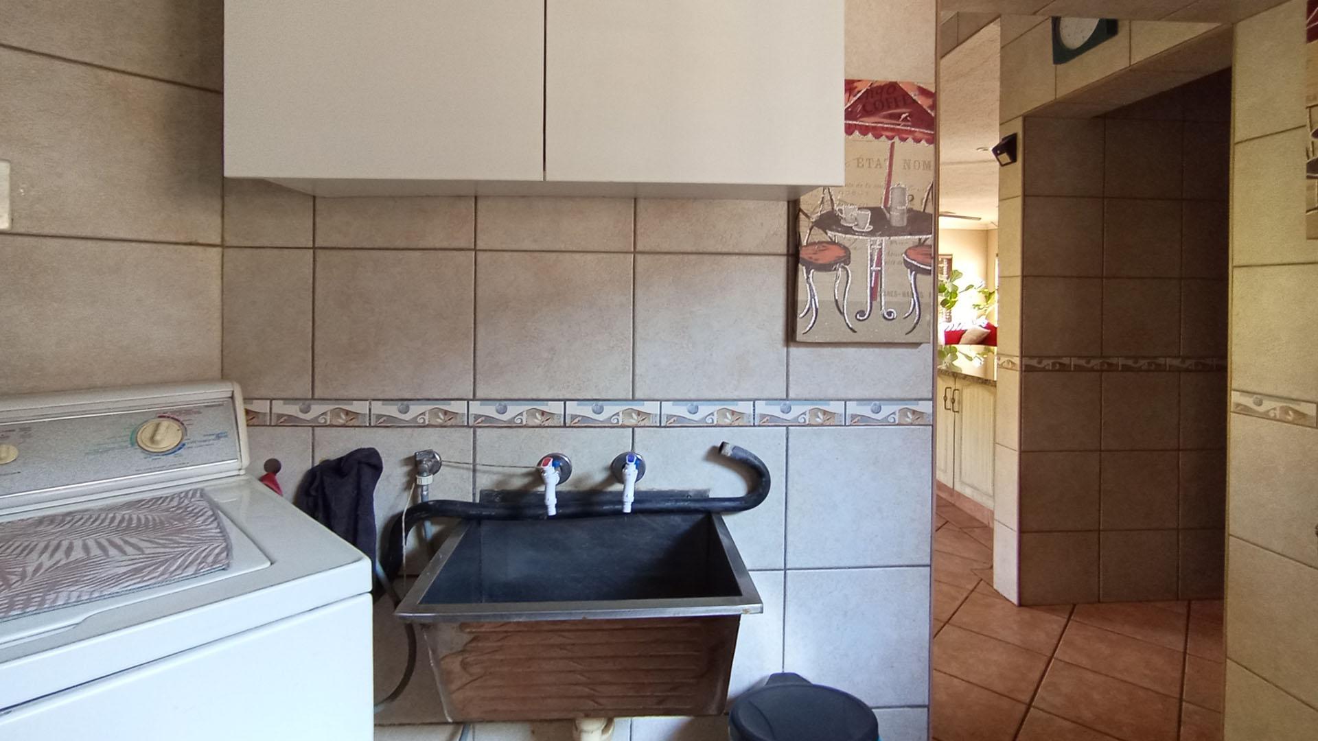 Scullery - 5 square meters of property in Melodie