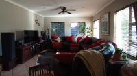 Lounges - 43 square meters of property in Melodie