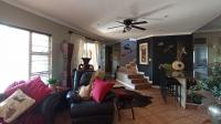Lounges - 43 square meters of property in Melodie