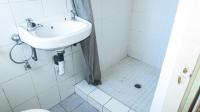 Bathroom 1 - 9 square meters of property in Park Hill