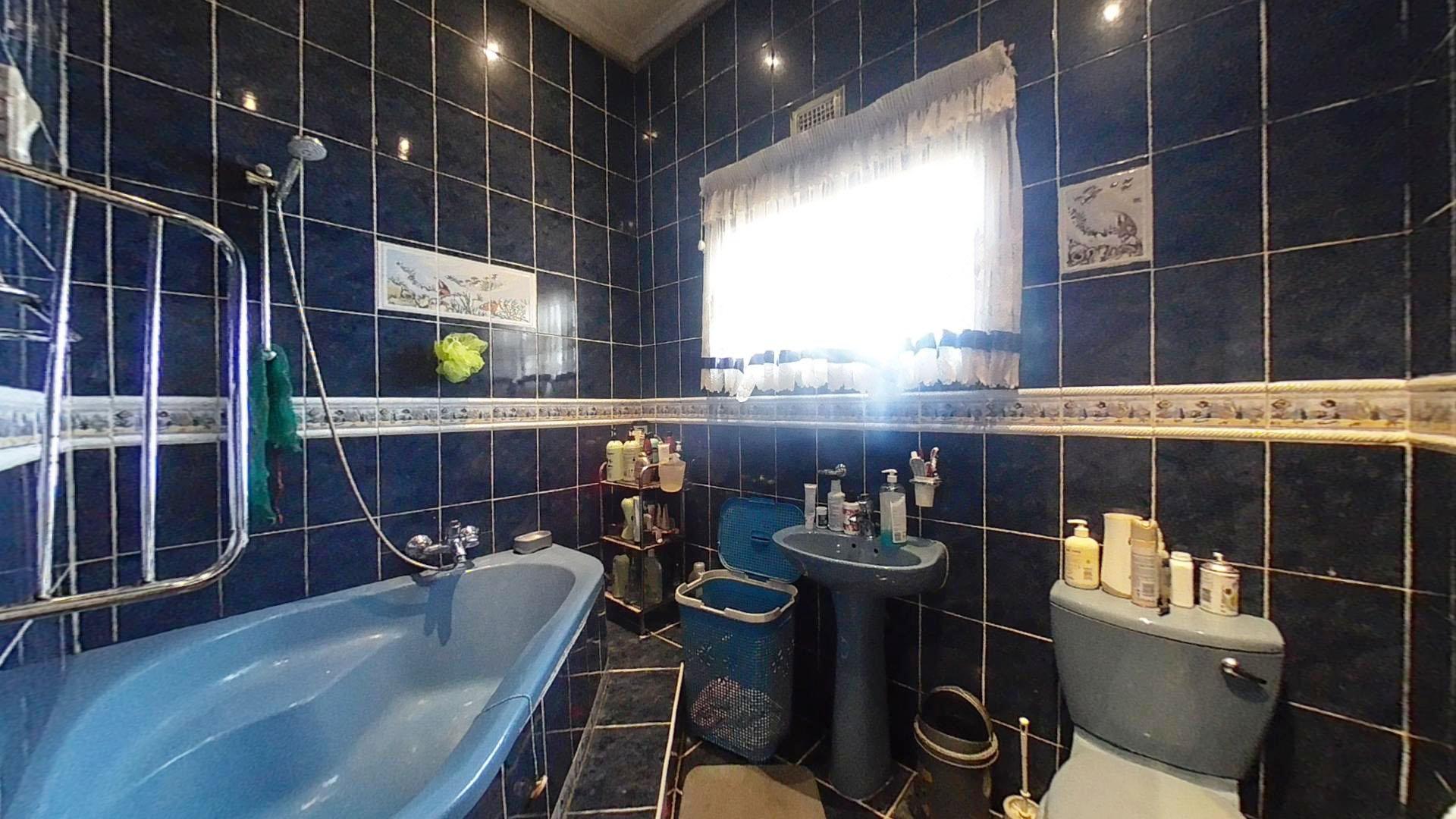 Bathroom 1 - 6 square meters of property in Mount Edgecombe 
