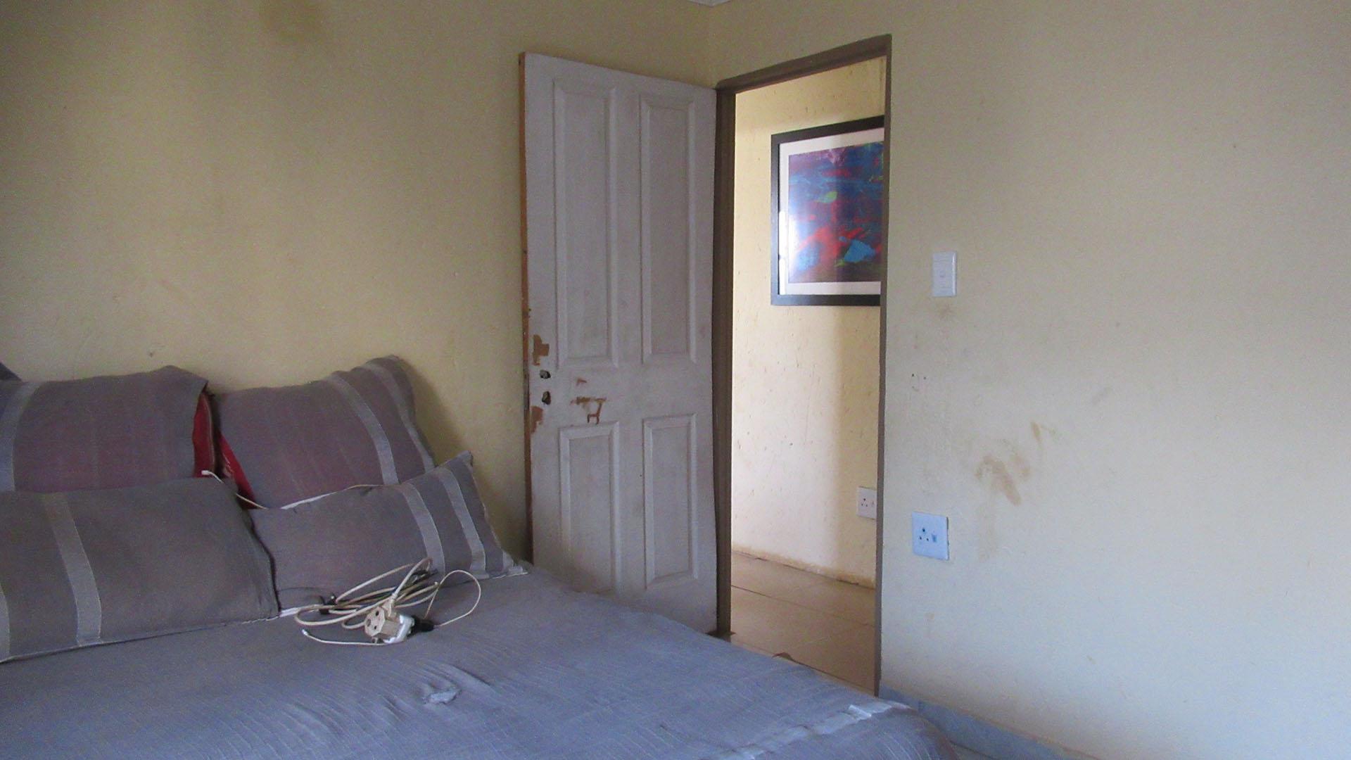 Bed Room 2 - 11 square meters of property in Protea Glen