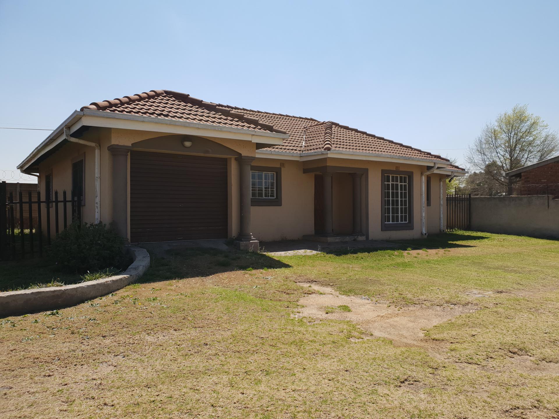 3 Bedroom House for Sale For Sale in Ermelo MR449828 MyR