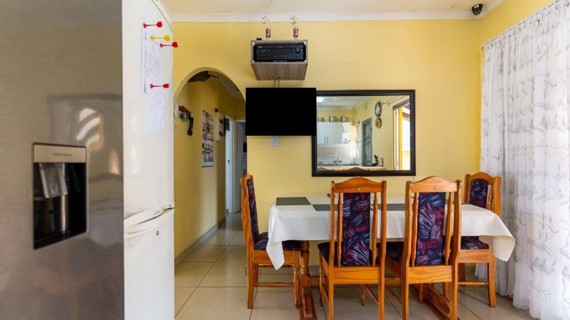 Kitchen - 8 square meters of property in Veld En Vlei
