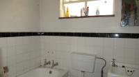 Bathroom 1 - 5 square meters of property in Wentworth Park