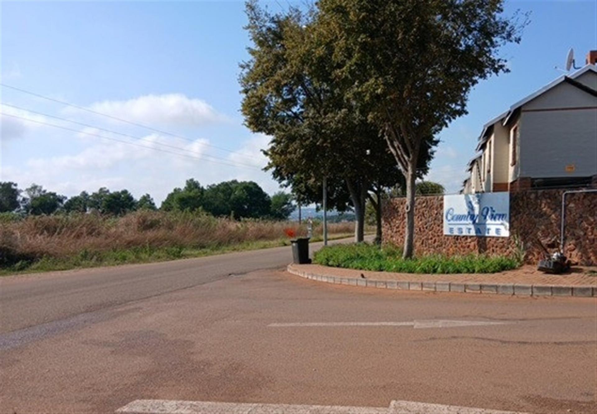 Front View of property in Country View Estate