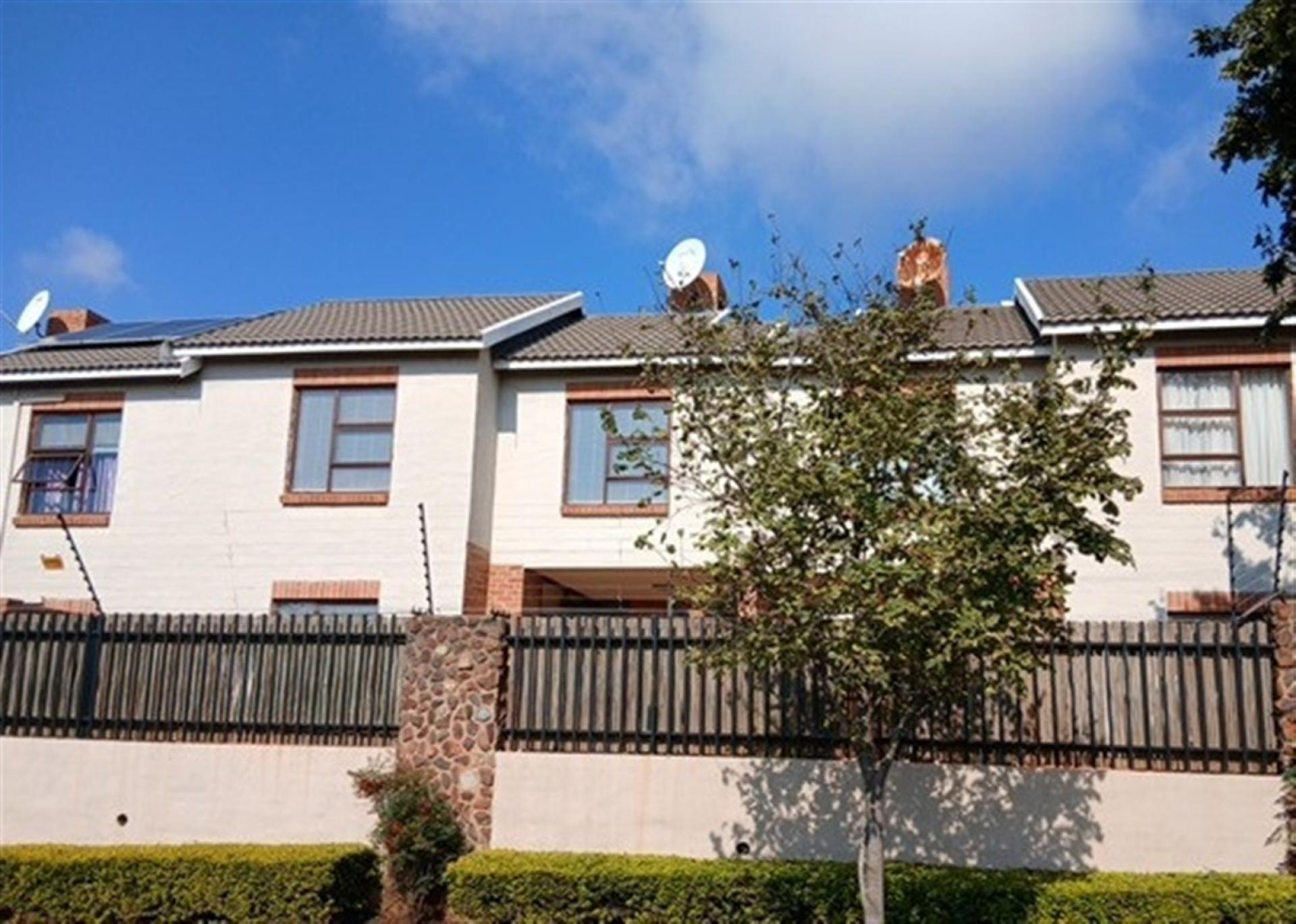 Front View of property in Country View Estate