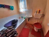 Bathroom 1 - 5 square meters of property in Dawn Park