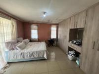 Bed Room 1 of property in Kwandengezi