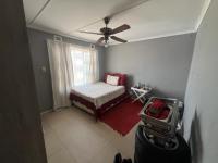 Bed Room 2 of property in Kwandengezi
