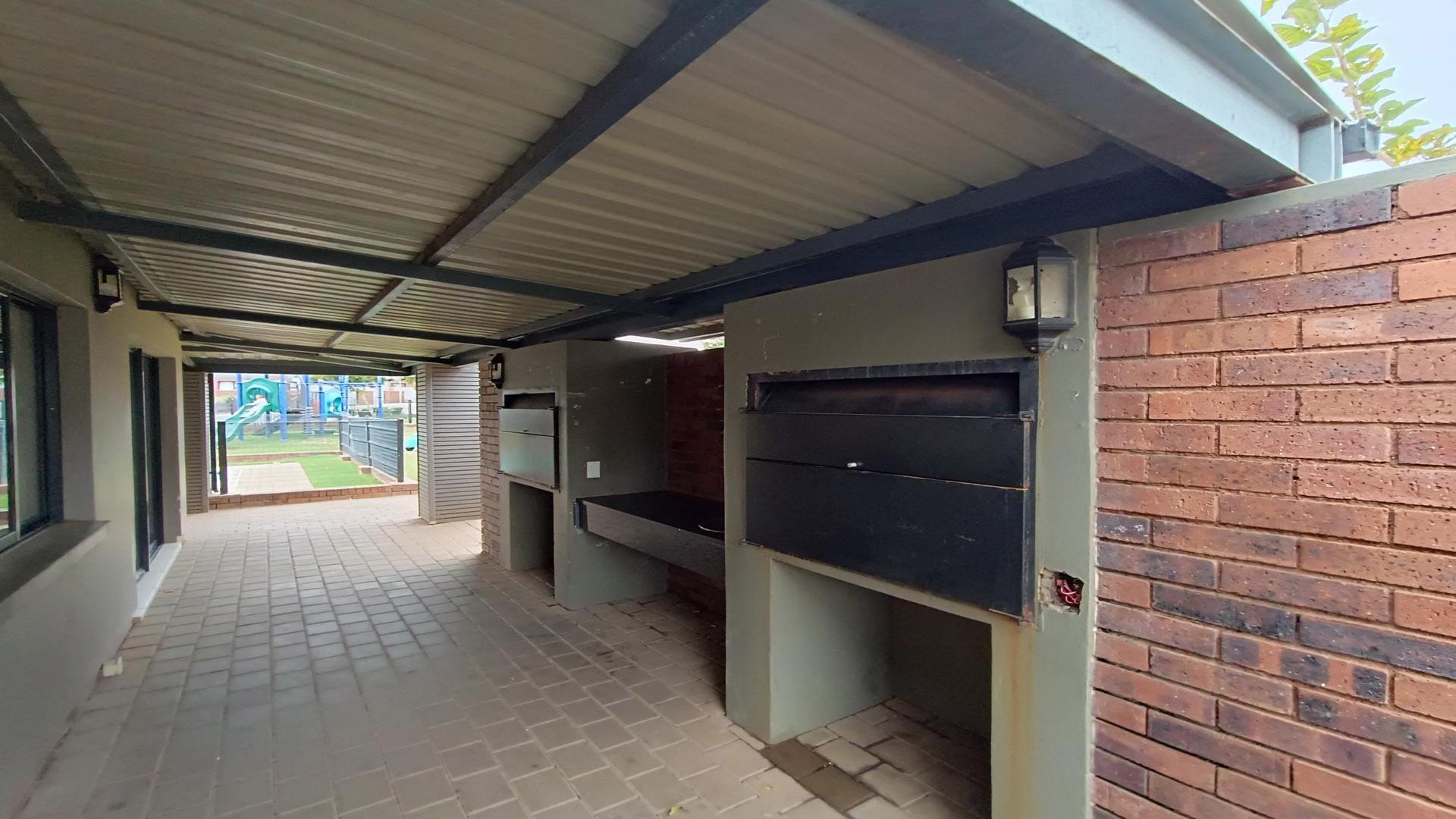 Entertainment of property in Rooihuiskraal