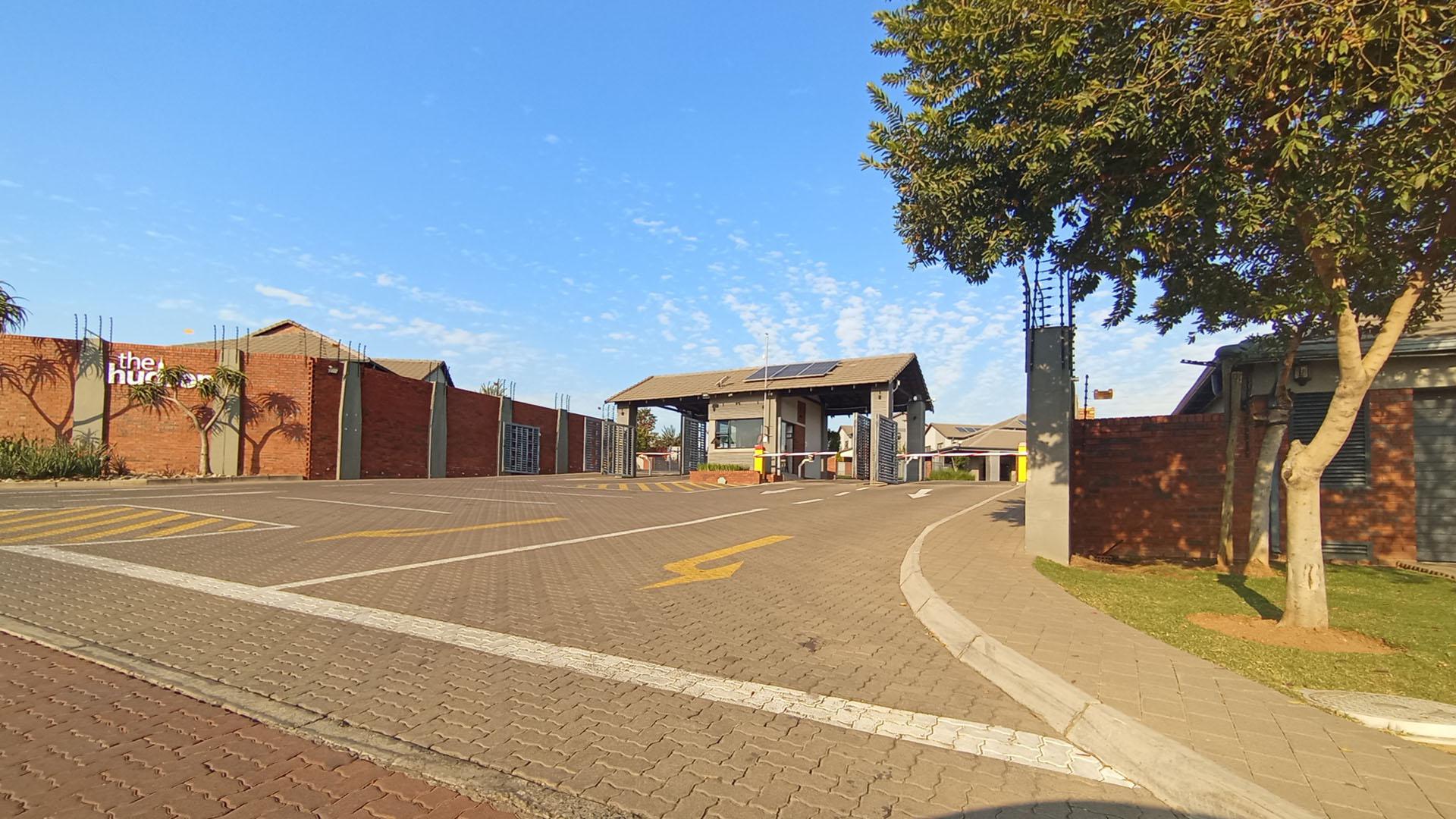 Front View of property in Rooihuiskraal
